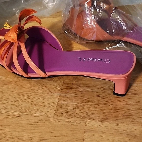 (2) New Condition Chadwicks Womens Size 7M Low Heels Slip Ins - Picture 3 of 5